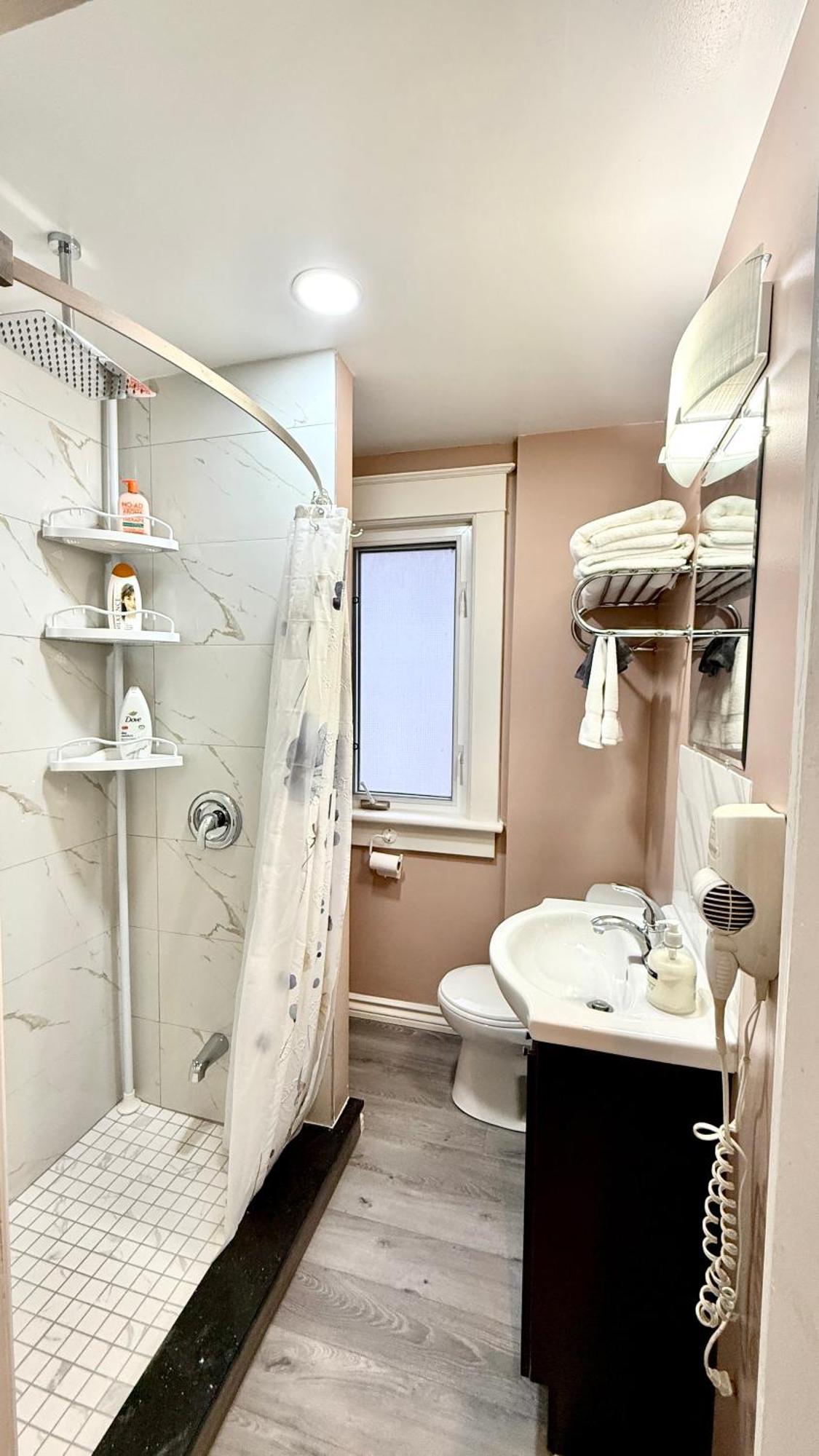 Adorable 2-Bedroom Unit With Jacuzzi Beside Falls Niagara Falls Exteriér fotografie